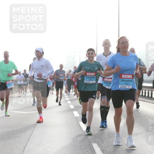03.10.2026 - Köhlbrandbrückenlauf Jannik Wohlers http://msf.ph/oto/10704481 03.10.2026 09:15:12 Position 3 1227, 2294, 1267, 837 meine-sportfotos.de