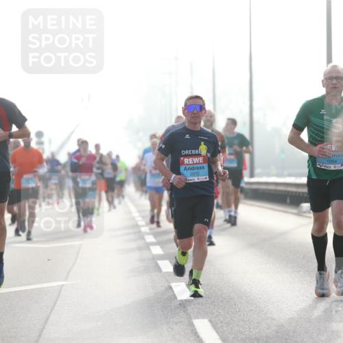 03.10.2026 - Köhlbrandbrückenlauf Jannik Wohlers http://msf.ph/oto/10704491 03.10.2026 09:15:14 Position 3 2672, 1054 meine-sportfotos.de