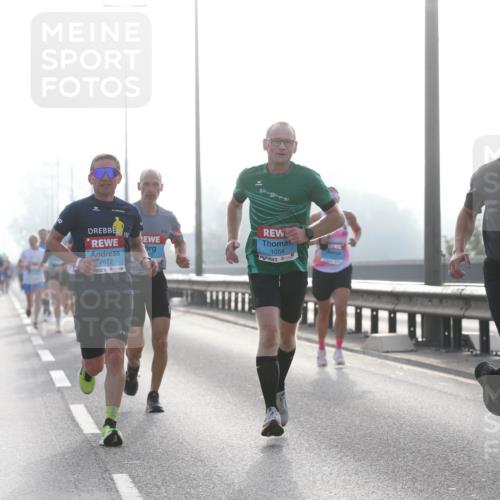 03.10.2026 - Köhlbrandbrückenlauf Jannik Wohlers http://msf.ph/oto/10704501 03.10.2026 09:15:16 Position 3 1054, 23, 2672 meine-sportfotos.de