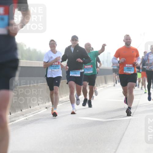 03.10.2026 - Köhlbrandbrückenlauf Jannik Wohlers http://msf.ph/oto/10704509 03.10.2026 09:15:19 Position 3 2394, 1604, 2395, 2436 meine-sportfotos.de