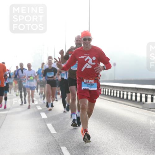 03.10.2026 - Köhlbrandbrückenlauf Jannik Wohlers http://msf.ph/oto/10704514 03.10.2026 09:15:20 Position 3 1370, 1179 meine-sportfotos.de