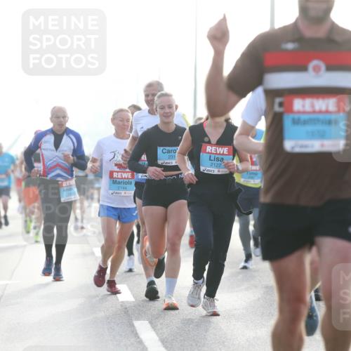03.10.2026 - Köhlbrandbrückenlauf Jannik Wohlers http://msf.ph/oto/10704530 03.10.2026 09:15:22 Position 3 2395, 2144, 7, 231, 2127, 11 meine-sportfotos.de