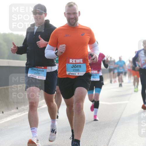 03.10.2026 - Köhlbrandbrückenlauf Jannik Wohlers http://msf.ph/oto/10704537 03.10.2026 09:15:23 Position 3 2394, 2436, 2395 meine-sportfotos.de