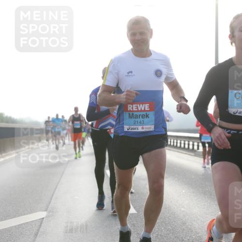 03.10.2026 - Köhlbrandbrückenlauf Jannik Wohlers http://msf.ph/oto/10704561 03.10.2026 09:15:27 Position 3 2143, 2319 meine-sportfotos.de