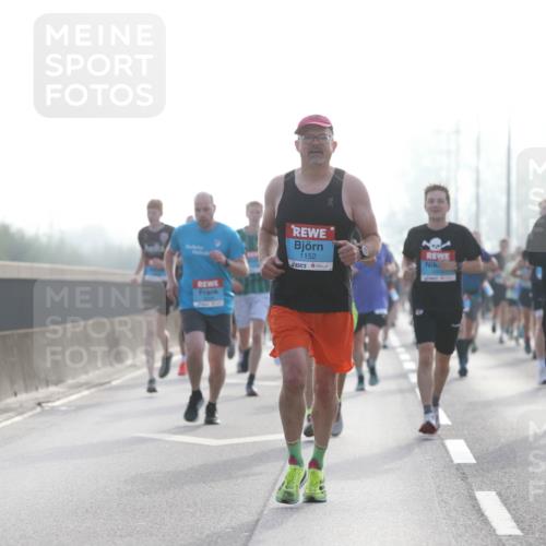 03.10.2026 - Köhlbrandbrückenlauf Jannik Wohlers http://msf.ph/oto/10704562 03.10.2026 09:15:29 Position 3 1152, 1371 meine-sportfotos.de