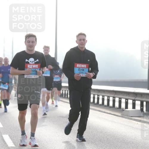 03.10.2026 - Köhlbrandbrückenlauf Jannik Wohlers http://msf.ph/oto/10704578 03.10.2026 09:15:32 Position 3 2055, 2053, 2244 meine-sportfotos.de