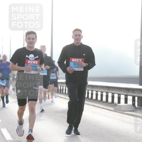 03.10.2026 - Köhlbrandbrückenlauf Jannik Wohlers http://msf.ph/oto/10704581 03.10.2026 09:15:32 Position 3 2055, 53, 2244, 2388 meine-sportfotos.de