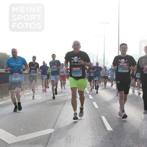 03.10.2026 - Köhlbrandbrückenlauf Jannik Wohlers http://msf.ph/oto/10704584 03.10.2026 09:15:33 Position 3 2055, 2053 meine-sportfotos.de