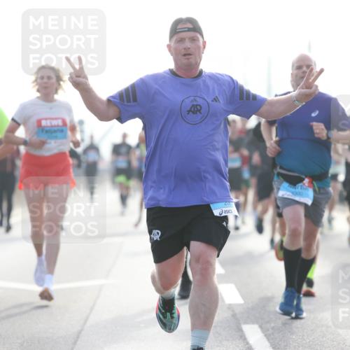 03.10.2026 - Köhlbrandbrückenlauf Jannik Wohlers http://msf.ph/oto/10704604 03.10.2026 09:15:35 Position 3 200 meine-sportfotos.de
