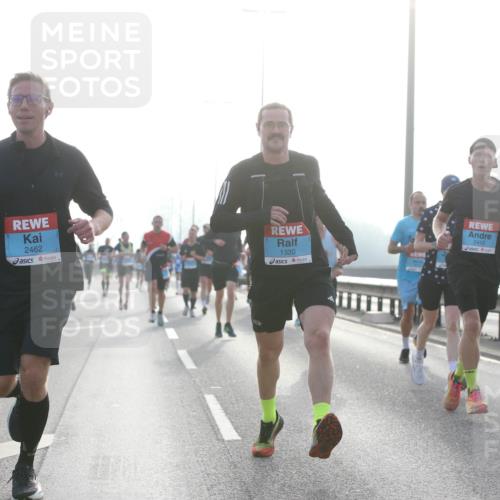 03.10.2026 - Köhlbrandbrückenlauf Jannik Wohlers http://msf.ph/oto/10704643 03.10.2026 09:15:40 Position 3 2014, 2462, 1320, 2410 meine-sportfotos.de