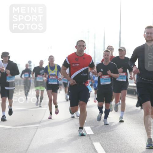 03.10.2026 - Köhlbrandbrückenlauf Jannik Wohlers http://msf.ph/oto/10704651 03.10.2026 09:15:41 Position 3 2382, 2213, 2259 meine-sportfotos.de