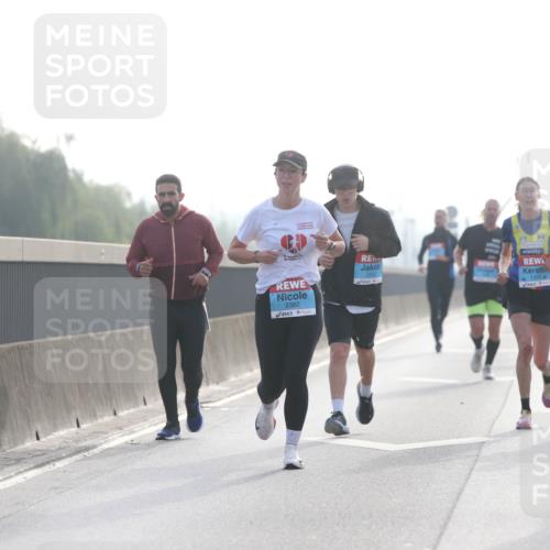 03.10.2026 - Köhlbrandbrückenlauf Jannik Wohlers http://msf.ph/oto/10704656 03.10.2026 09:15:41 Position 3 2382, 1343 meine-sportfotos.de