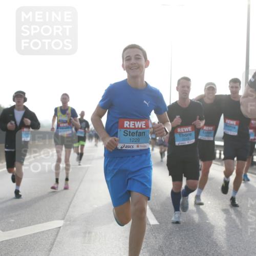 03.10.2026 - Köhlbrandbrückenlauf Jannik Wohlers http://msf.ph/oto/10704671 03.10.2026 09:15:46 Position 3 2382, 1229, 2213 meine-sportfotos.de