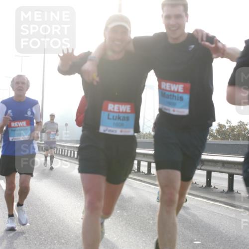 03.10.2026 - Köhlbrandbrückenlauf Jannik Wohlers http://msf.ph/oto/10704681 03.10.2026 09:15:47 Position 3 1222, 1608, 1400, 2213 meine-sportfotos.de