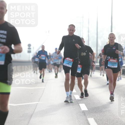03.10.2026 - Köhlbrandbrückenlauf Jannik Wohlers http://msf.ph/oto/10704689 03.10.2026 09:15:49 Position 3 2288, 1787, 2199 meine-sportfotos.de