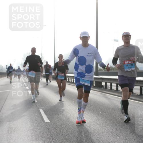 03.10.2026 - Köhlbrandbrückenlauf Jannik Wohlers http://msf.ph/oto/10704692 03.10.2026 09:15:52 Position 3 36, 2199, 2204 meine-sportfotos.de