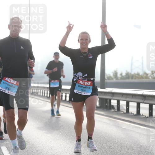 03.10.2026 - Köhlbrandbrückenlauf Jannik Wohlers http://msf.ph/oto/10704696 03.10.2026 09:15:53 Position 3 2228, 2288, 1787 meine-sportfotos.de