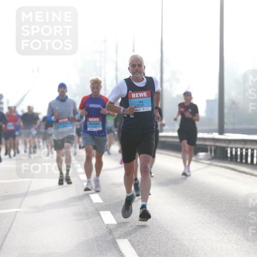 03.10.2026 - Köhlbrandbrückenlauf Jannik Wohlers http://msf.ph/oto/10704709 03.10.2026 09:15:57 Position 3 2361, 3797 meine-sportfotos.de