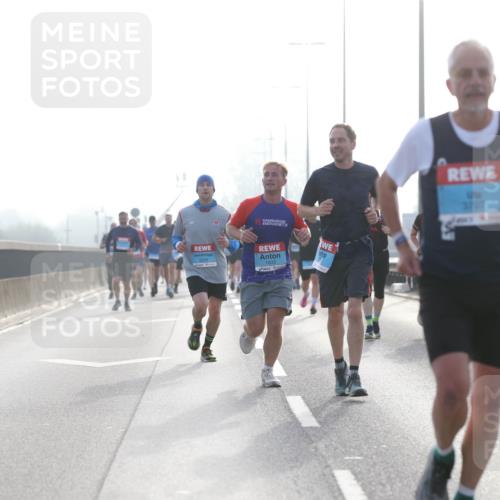 03.10.2026 - Köhlbrandbrückenlauf Jannik Wohlers http://msf.ph/oto/10704711 03.10.2026 09:16:00 Position 3 2361, 1833 meine-sportfotos.de