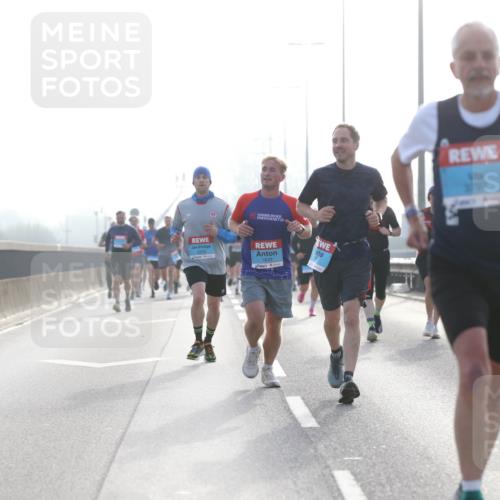 03.10.2026 - Köhlbrandbrückenlauf Jannik Wohlers http://msf.ph/oto/10704714 03.10.2026 09:16:00 Position 3 61, 1833 meine-sportfotos.de