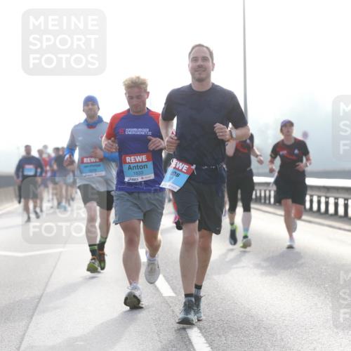 03.10.2026 - Köhlbrandbrückenlauf Jannik Wohlers http://msf.ph/oto/10704720 03.10.2026 09:16:02 Position 3 1833 meine-sportfotos.de