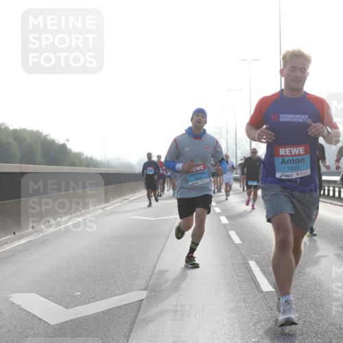 03.10.2026 - Köhlbrandbrückenlauf Jannik Wohlers http://msf.ph/oto/10704733 03.10.2026 09:16:04 Position 3 2279, 1833 meine-sportfotos.de