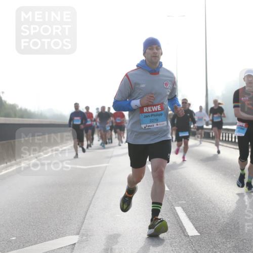 03.10.2026 - Köhlbrandbrückenlauf Jannik Wohlers http://msf.ph/oto/10704738 03.10.2026 09:16:05 Position 3 2279 meine-sportfotos.de