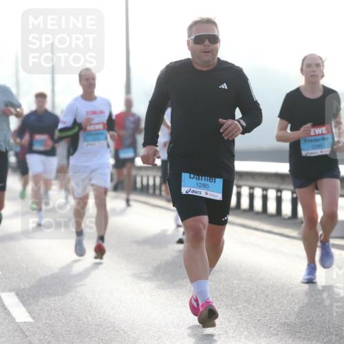 03.10.2026 - Köhlbrandbrückenlauf Jannik Wohlers http://msf.ph/oto/10704748 03.10.2026 09:16:08 Position 3 1280, 2390 meine-sportfotos.de