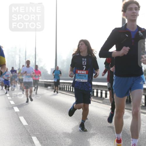 03.10.2026 - Köhlbrandbrückenlauf Jannik Wohlers http://msf.ph/oto/10704776 03.10.2026 09:16:22 Position 3 3, 1942, 2325 meine-sportfotos.de