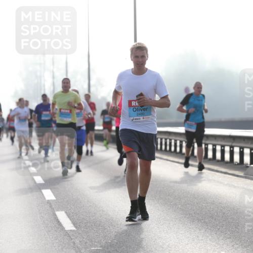 03.10.2026 - Köhlbrandbrückenlauf Jannik Wohlers http://msf.ph/oto/10704784 03.10.2026 09:16:26 Position 3 2480 meine-sportfotos.de