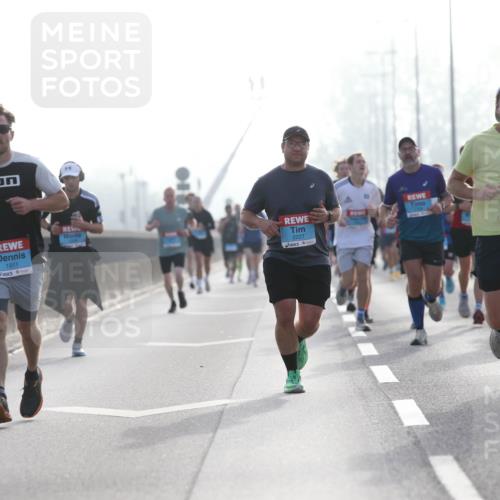 03.10.2026 - Köhlbrandbrückenlauf Jannik Wohlers http://msf.ph/oto/10704786 03.10.2026 09:16:28 Position 3 1911, 2227, 154, 1321 meine-sportfotos.de
