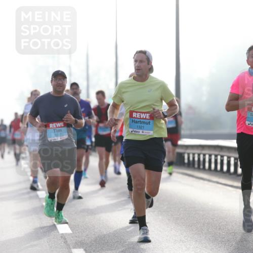 03.10.2026 - Köhlbrandbrückenlauf Jannik Wohlers http://msf.ph/oto/10704793 03.10.2026 09:16:29 Position 3 2227, 1321, 1940, 13 meine-sportfotos.de