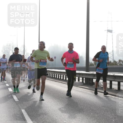 03.10.2026 - Köhlbrandbrückenlauf Jannik Wohlers http://msf.ph/oto/10704797 03.10.2026 09:16:30 Position 3 1321, 1940 meine-sportfotos.de