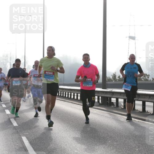 03.10.2026 - Köhlbrandbrückenlauf Jannik Wohlers http://msf.ph/oto/10704804 03.10.2026 09:16:30 Position 3 1321, 1940 meine-sportfotos.de