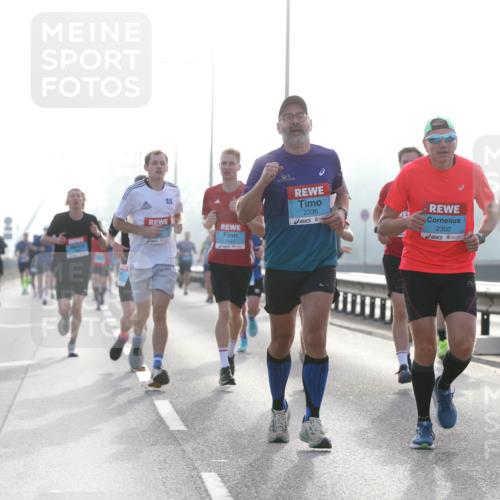 03.10.2026 - Köhlbrandbrückenlauf Jannik Wohlers http://msf.ph/oto/10704822 03.10.2026 09:16:35 Position 3 9, 2336, 2302 meine-sportfotos.de