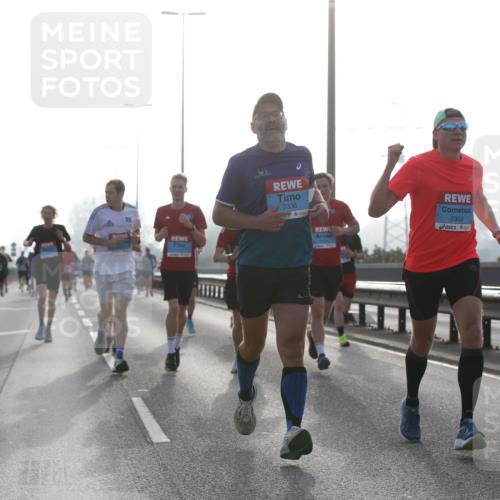 03.10.2026 - Köhlbrandbrückenlauf Jannik Wohlers http://msf.ph/oto/10704830 03.10.2026 09:16:36 Position 3 2336, 2302, 26 meine-sportfotos.de