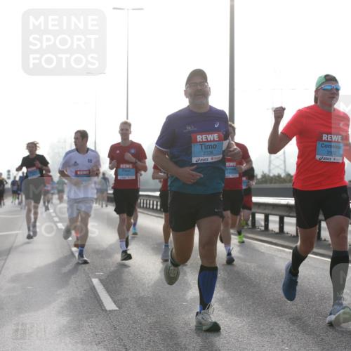 03.10.2026 - Köhlbrandbrückenlauf Jannik Wohlers http://msf.ph/oto/10704832 03.10.2026 09:16:36 Position 3 2336, 2302 meine-sportfotos.de