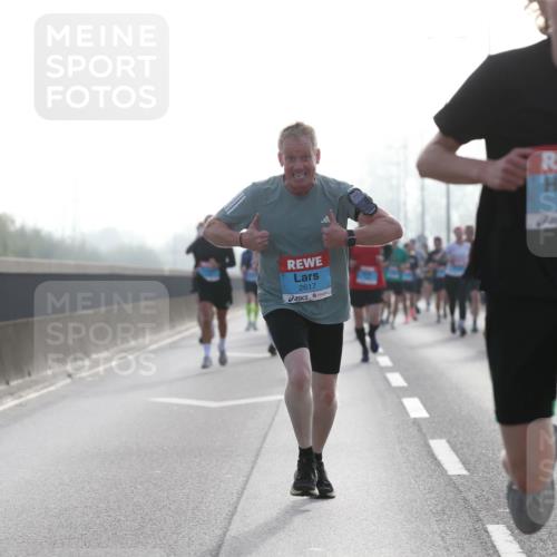 03.10.2026 - Köhlbrandbrückenlauf Jannik Wohlers http://msf.ph/oto/10704844 03.10.2026 09:16:40 Position 3 2617, 1695 meine-sportfotos.de