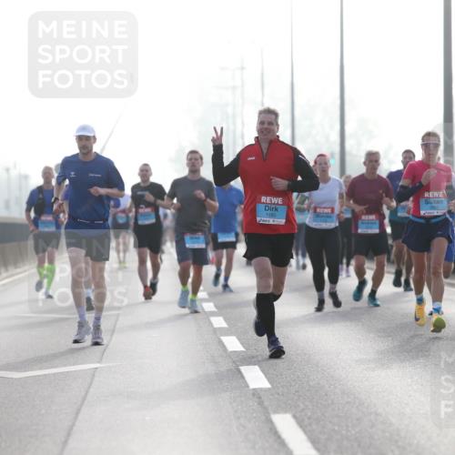 03.10.2026 - Köhlbrandbrückenlauf Jannik Wohlers http://msf.ph/oto/10704859 03.10.2026 09:16:43 Position 3 2298, 1080, 2653 meine-sportfotos.de