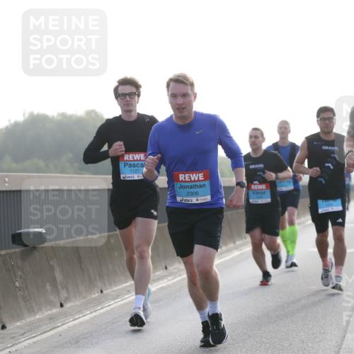 03.10.2026 - Köhlbrandbrückenlauf Jannik Wohlers http://msf.ph/oto/10704881 03.10.2026 09:16:52 Position 3 1127, 2306, 1418, 2173 meine-sportfotos.de