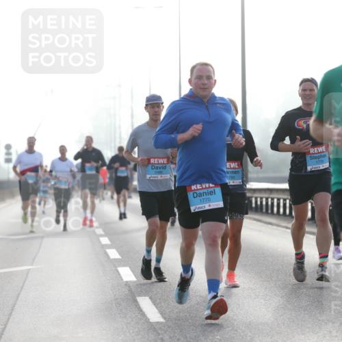 03.10.2026 - Köhlbrandbrückenlauf Jannik Wohlers http://msf.ph/oto/10704886 03.10.2026 09:16:53 Position 3 1554, 1418, 2486, 1770, 1780, 32, 1776, 799 meine-sportfotos.de