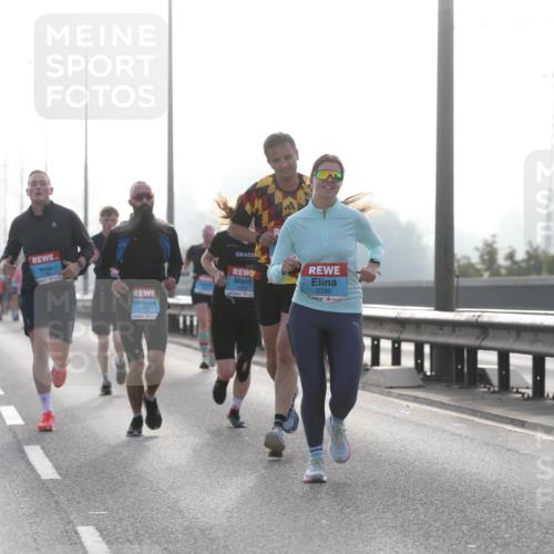 03.10.2026 - Köhlbrandbrückenlauf Jannik Wohlers http://msf.ph/oto/10704906 03.10.2026 09:17:00 Position 3 3765, 1730, 1422, 2290 meine-sportfotos.de
