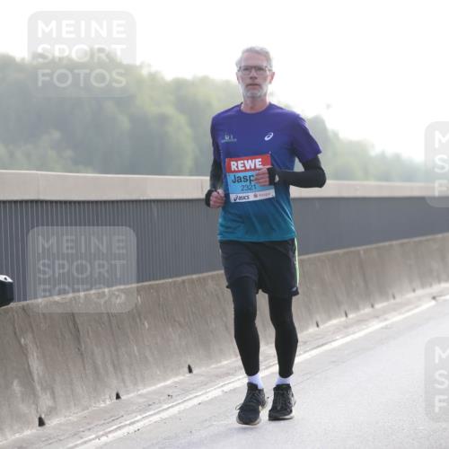 03.10.2026 - Köhlbrandbrückenlauf Jannik Wohlers http://msf.ph/oto/10704957 03.10.2026 09:17:07 Position 3 3, 2321, 3821, 6 meine-sportfotos.de