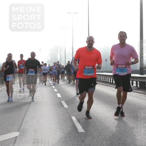 03.10.2026 - Köhlbrandbrückenlauf Jannik Wohlers http://msf.ph/oto/10704972 03.10.2026 09:17:17 Position 3 3856, 3786 meine-sportfotos.de