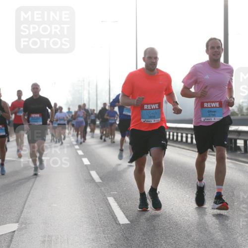 03.10.2026 - Köhlbrandbrückenlauf Jannik Wohlers http://msf.ph/oto/10704977 03.10.2026 09:17:17 Position 3 3856, 3786 meine-sportfotos.de