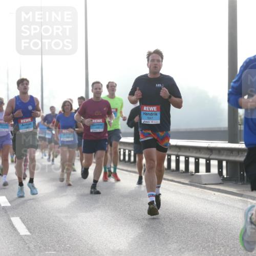 03.10.2026 - Köhlbrandbrückenlauf Jannik Wohlers http://msf.ph/oto/10704989 03.10.2026 09:17:21 Position 3 1647, 2532 meine-sportfotos.de