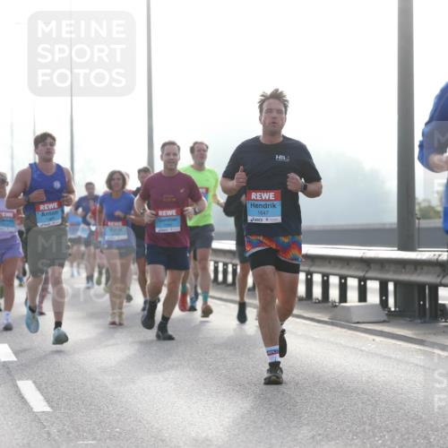 03.10.2026 - Köhlbrandbrückenlauf Jannik Wohlers http://msf.ph/oto/10704992 03.10.2026 09:17:21 Position 3 1647, 2532 meine-sportfotos.de