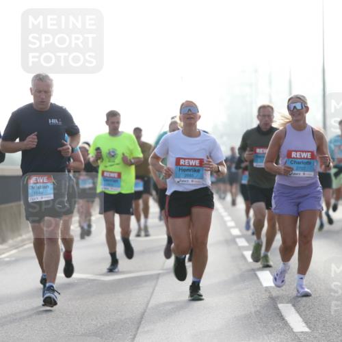 03.10.2026 - Köhlbrandbrückenlauf Jannik Wohlers http://msf.ph/oto/10705002 03.10.2026 09:17:24 Position 3 3704, 1648, 2665, 2707 meine-sportfotos.de