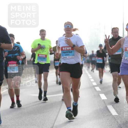 03.10.2026 - Köhlbrandbrückenlauf Jannik Wohlers http://msf.ph/oto/10705009 03.10.2026 09:17:25 Position 3 1648, 2292, 2665, 2707 meine-sportfotos.de