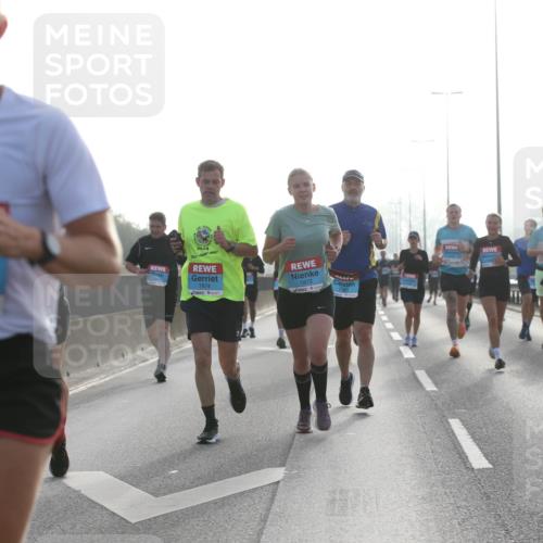03.10.2026 - Köhlbrandbrückenlauf Jannik Wohlers http://msf.ph/oto/10705024 03.10.2026 09:17:29 Position 3 2665, 2025, 1874, 1873 meine-sportfotos.de